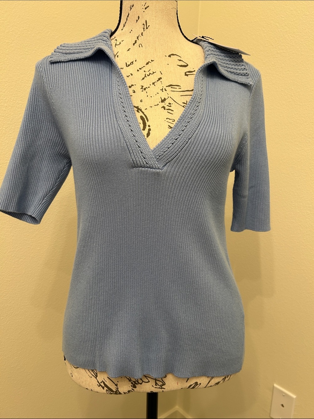 Halston Ribbed V-Neck Polo Top in Blue